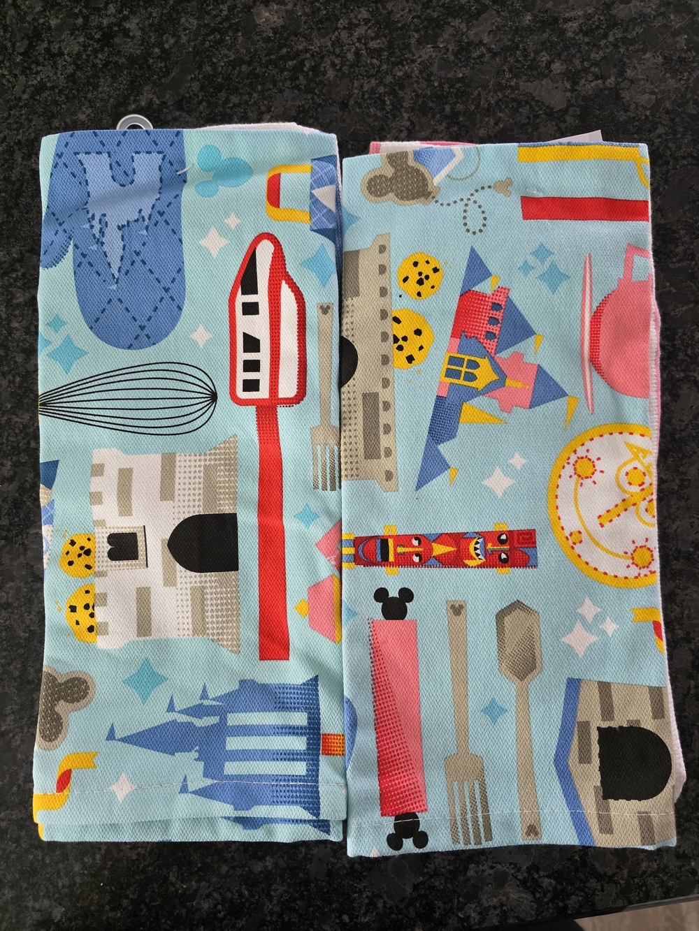 Disney 2029 Light Blue Castle & Kitchen Print Dining Dish Towels (4)